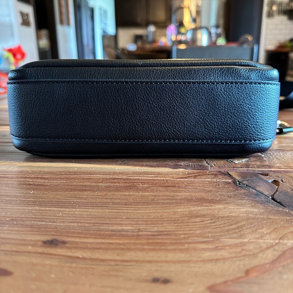 Maedn Everyday Crossbody - Picture 5 of 8